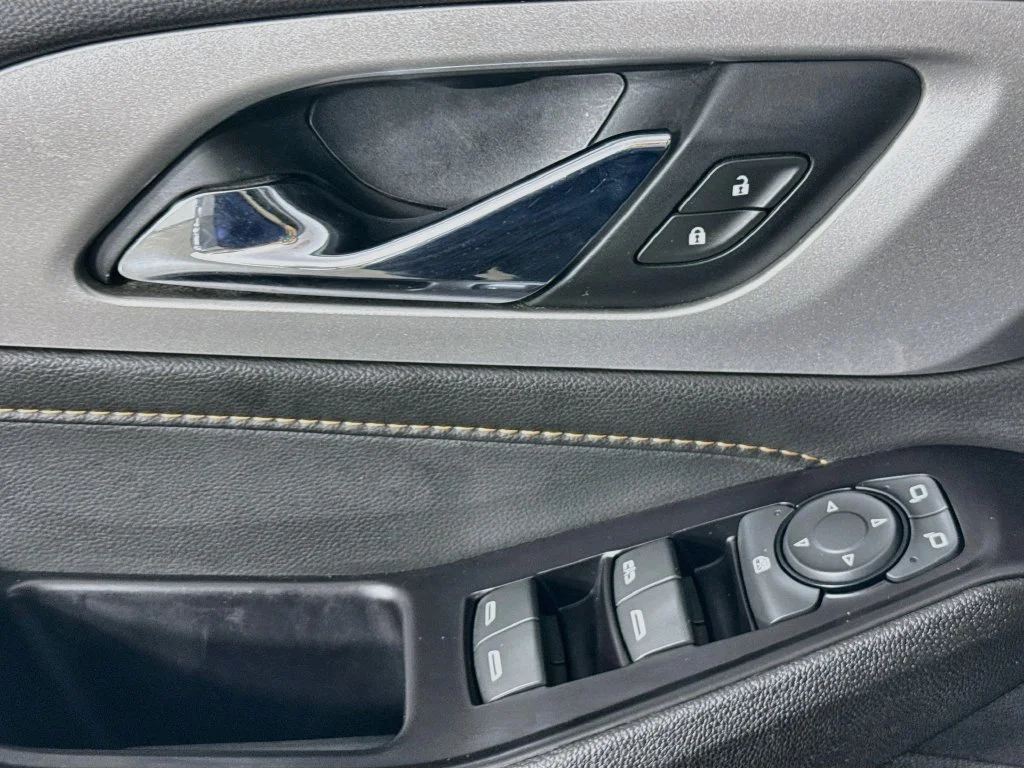 Used 2020 Gray Chevrolet LT image 21
