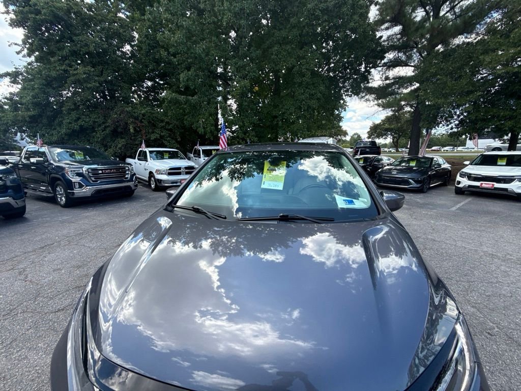 Used 2025 Silver Honda EX-L image 10