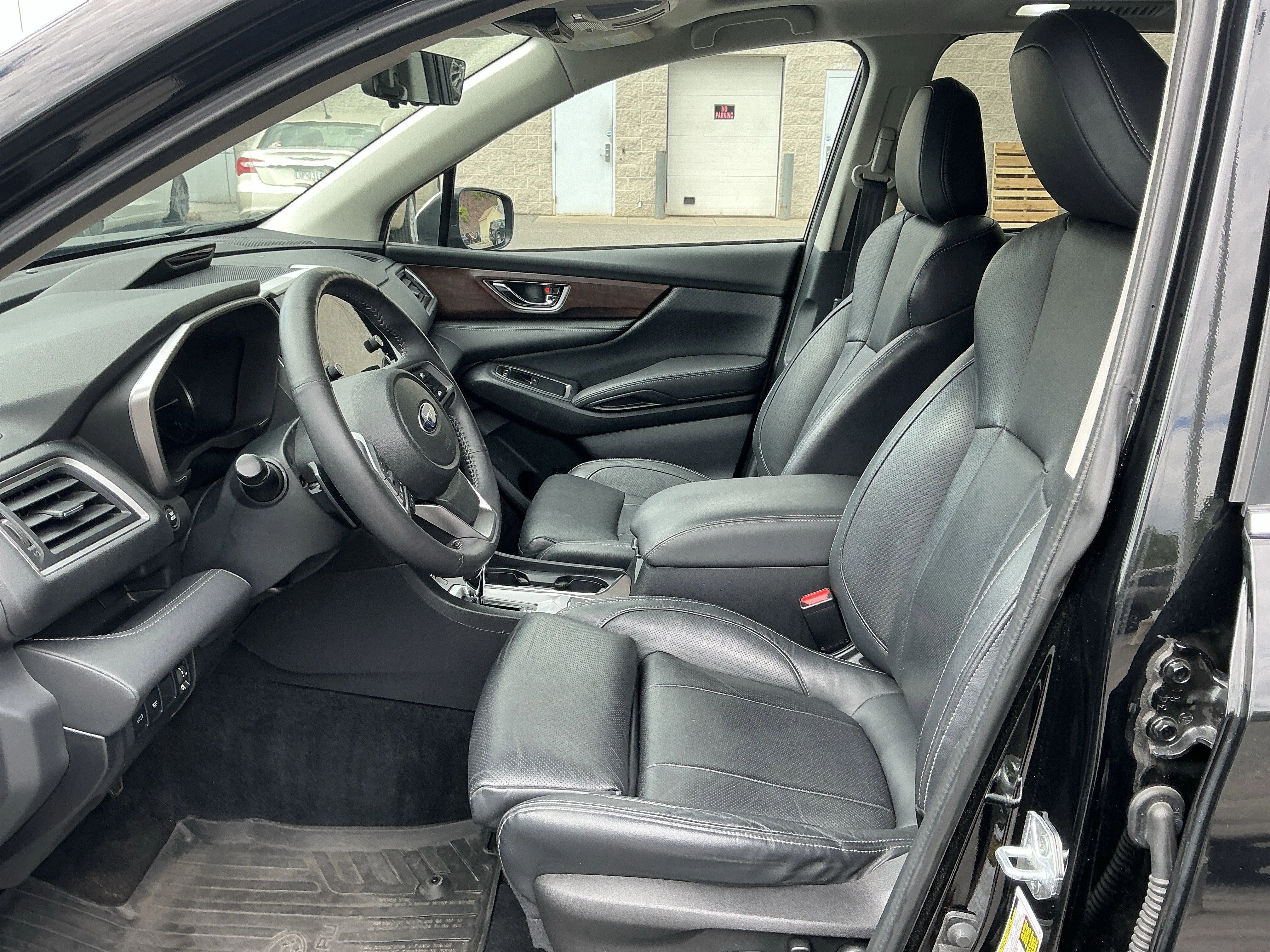 Used 2023 Crystal Black Silica Subaru Touring image 10