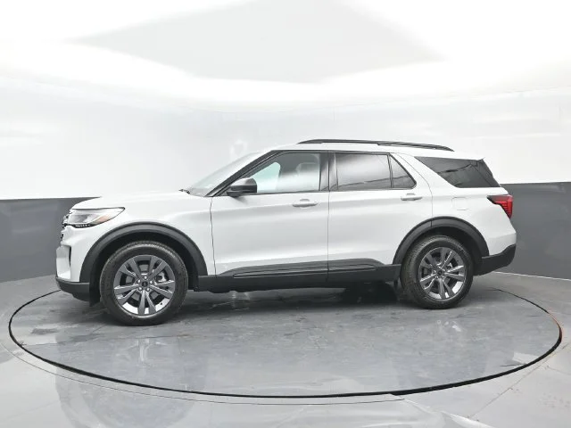 New 2027 Avalanche Gray Ford Active image 4