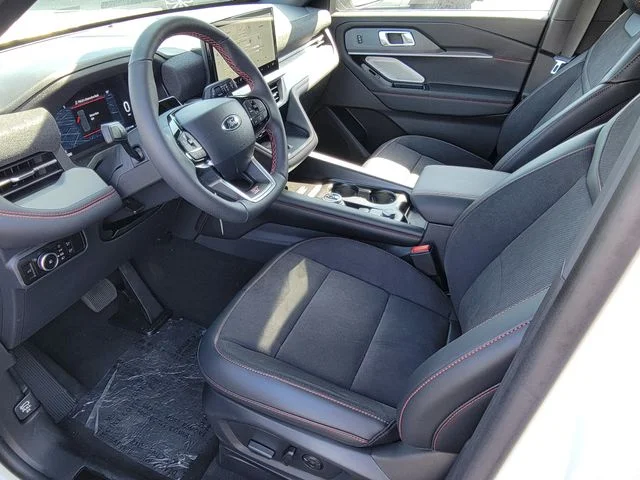 2025 Ford Explorer ST - Photo 22