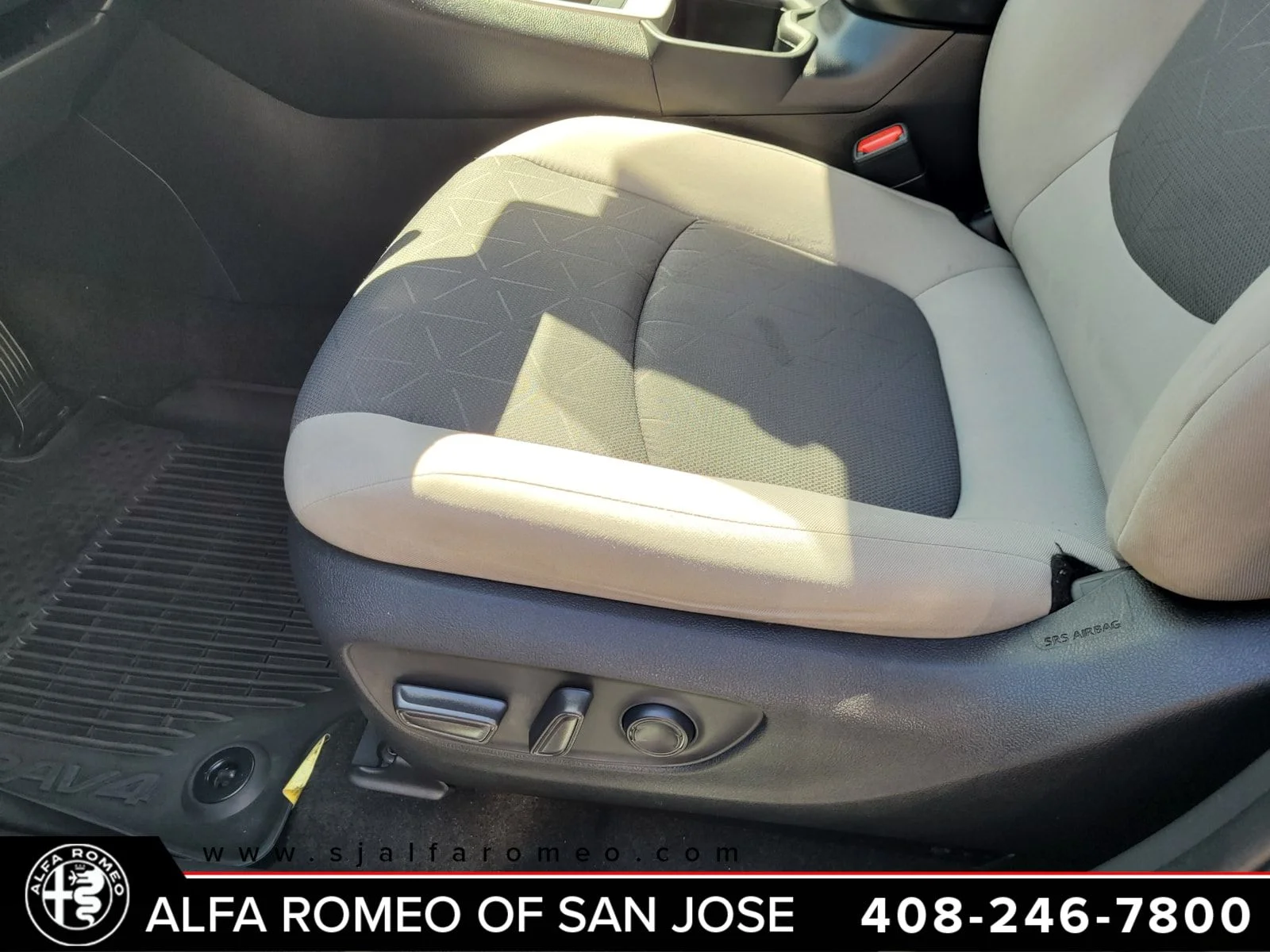 Used 2023  Toyota XLE image 23