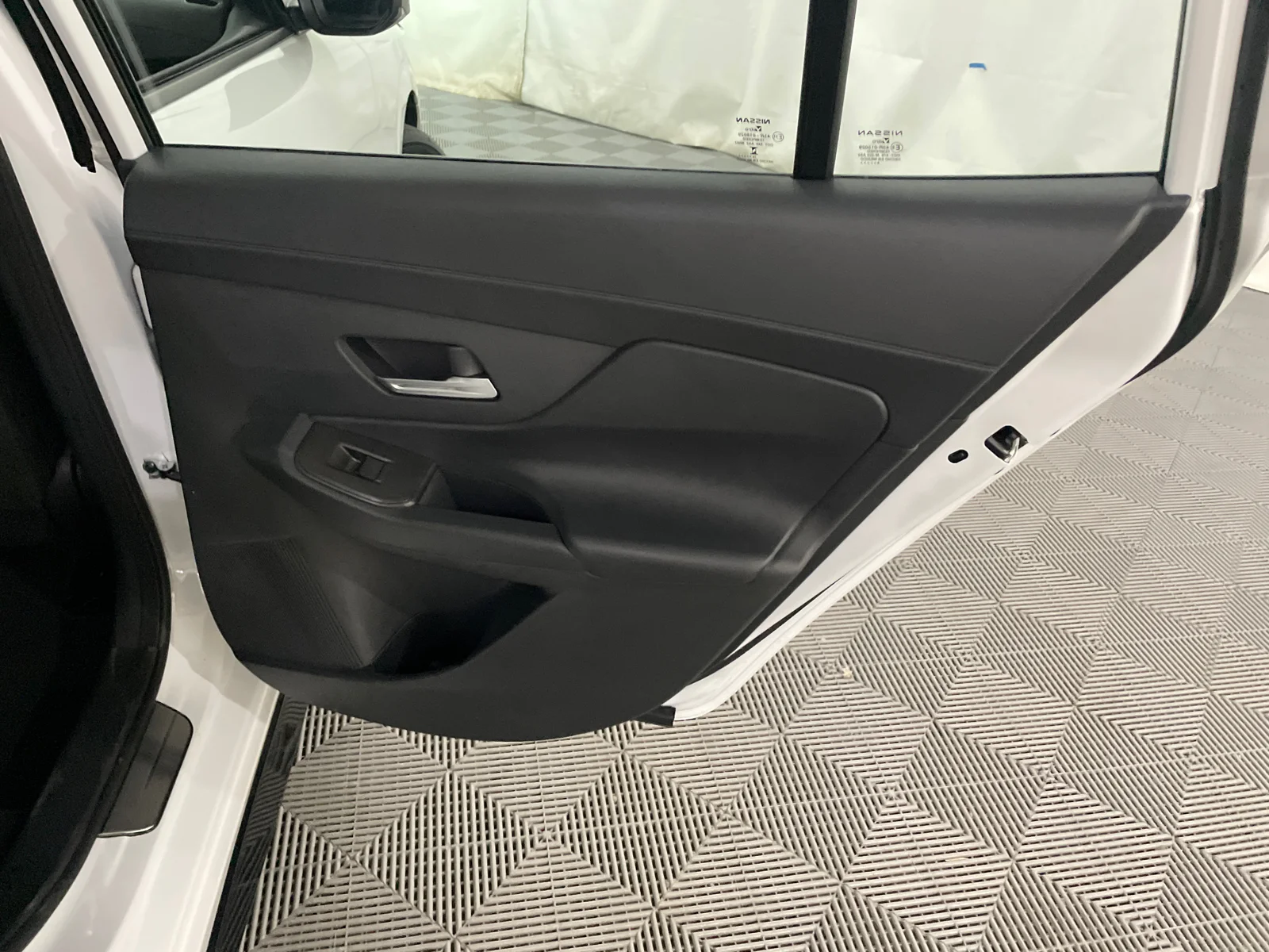 New 2027 Aspen White TriCoat / Super Black Two-tone Nissan SR Midnight Edition image 27