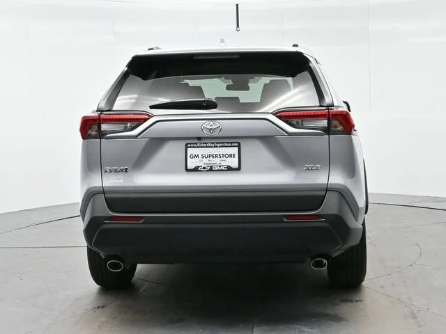 Used 2024 Silver Sky Metall Toyota XLE image 6