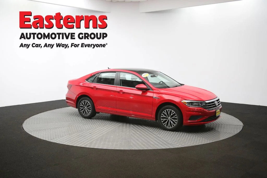 Used 2019 Red Volkswagen SEL image 48