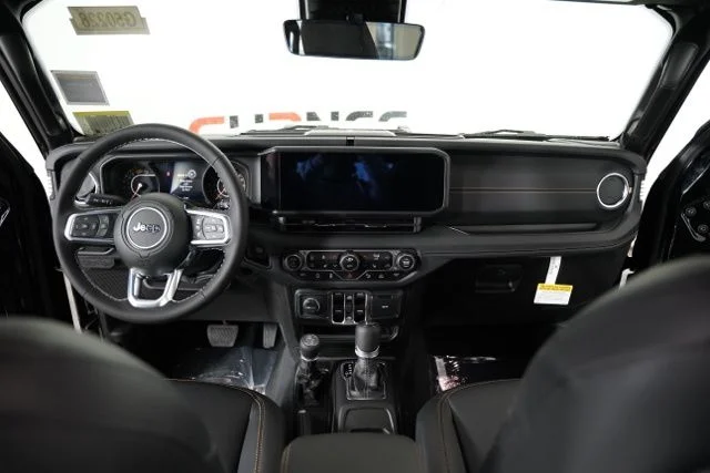 2025 Jeep Wrangler 4-Door Sahara - Photo 35
