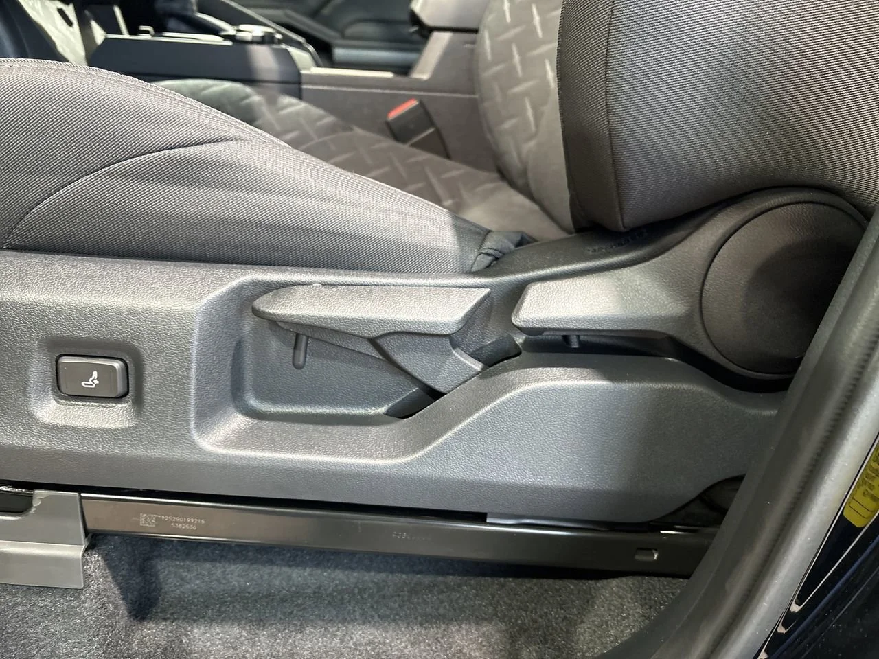 2026 Toyota Tacoma SR5 - Photo 12