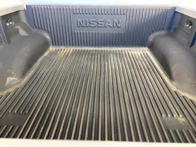 Used 2013 Silver Nissan SV image 31