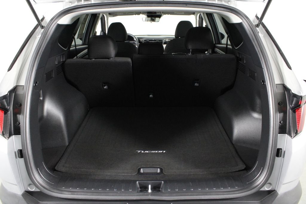 Certified Used 2023 Silver Hyundai SE image 18