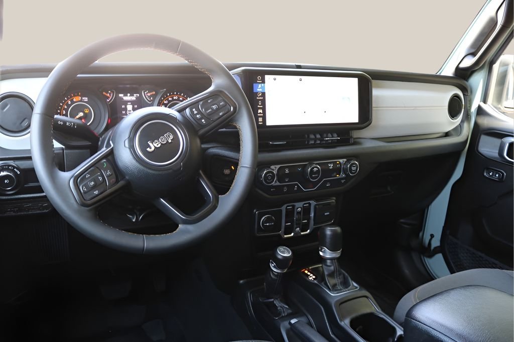 Used 2024  Jeep Sport S image 14