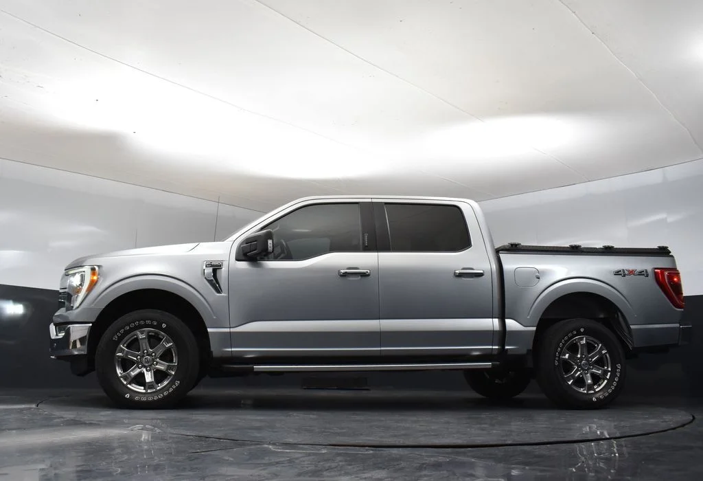 Used 2021 Silver Ford XLT image 9