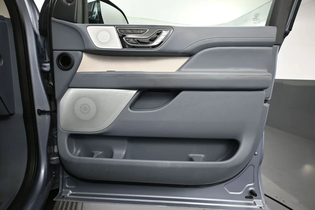 Used 2019 Blue Lincoln Black Label image 44