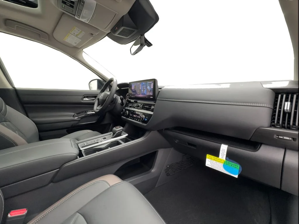 Used 2026 Gray Nissan Platinum image 36