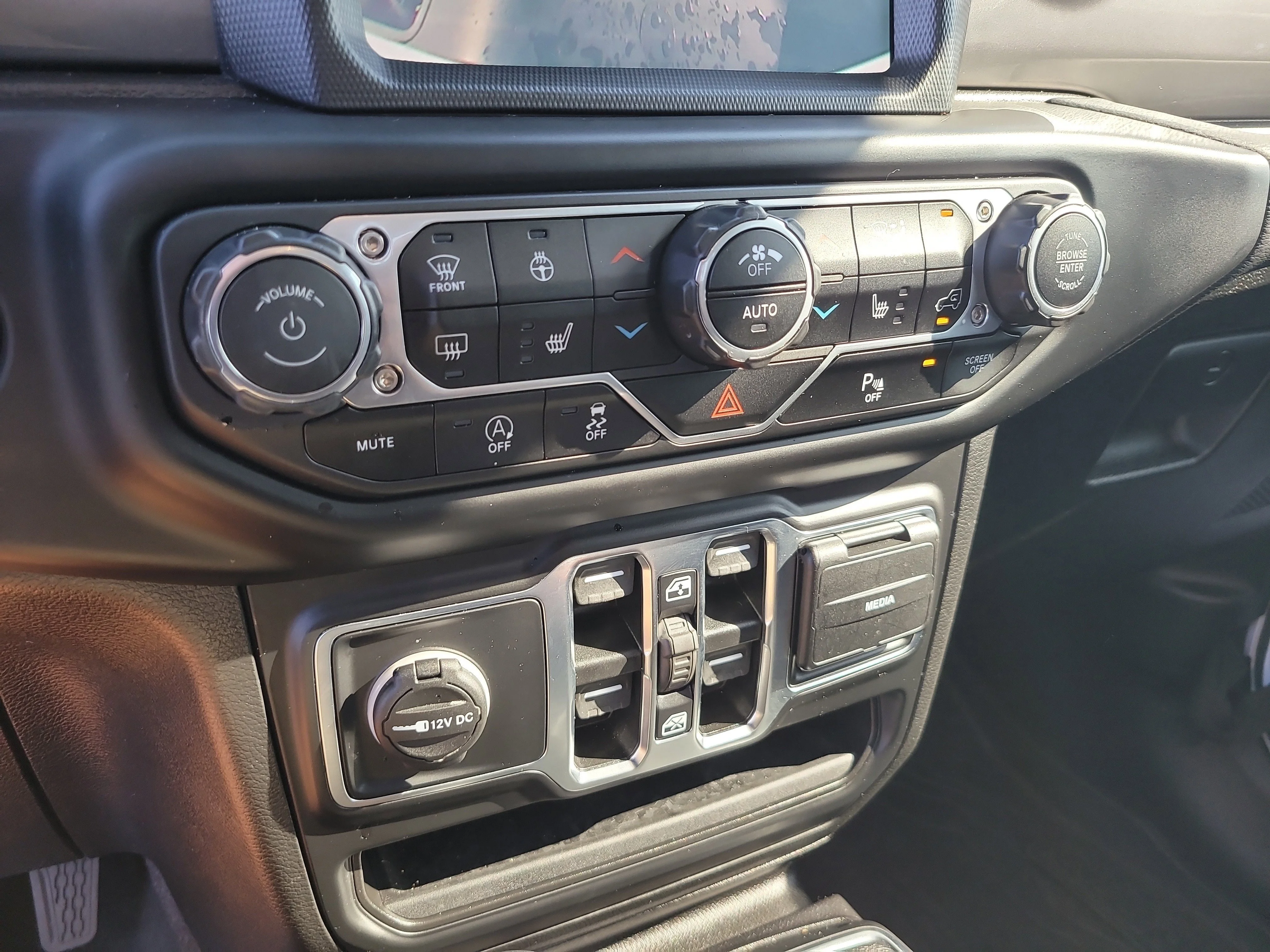 Used 2021 Bright White Clearcoat Jeep Overland image 23