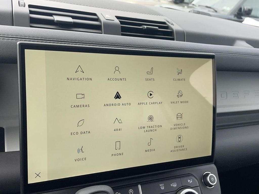 New 2026 Woolstone Green Land Rover S image 27