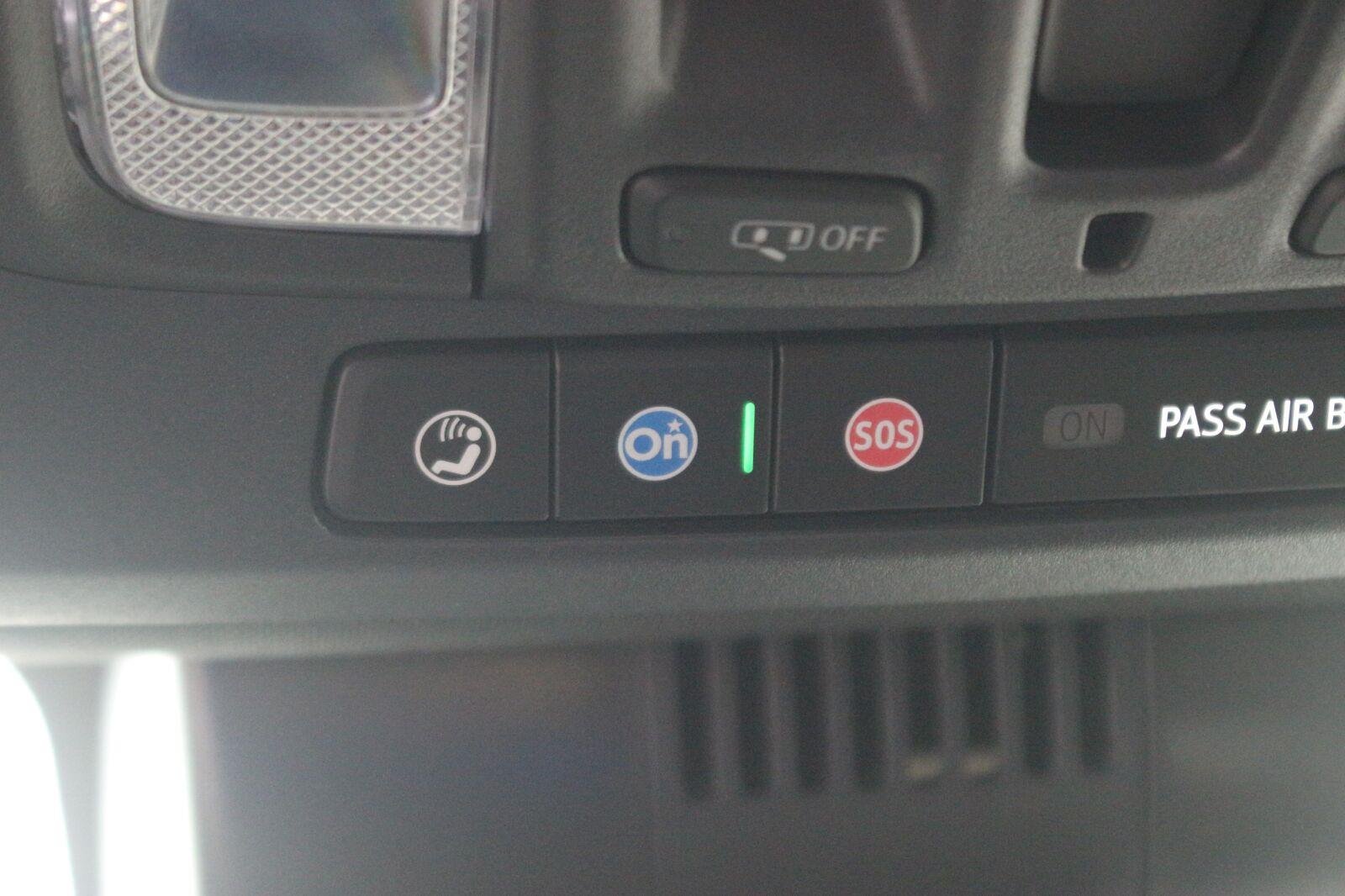 Used 2025 Sterling Metallic GMC AT4 image 34