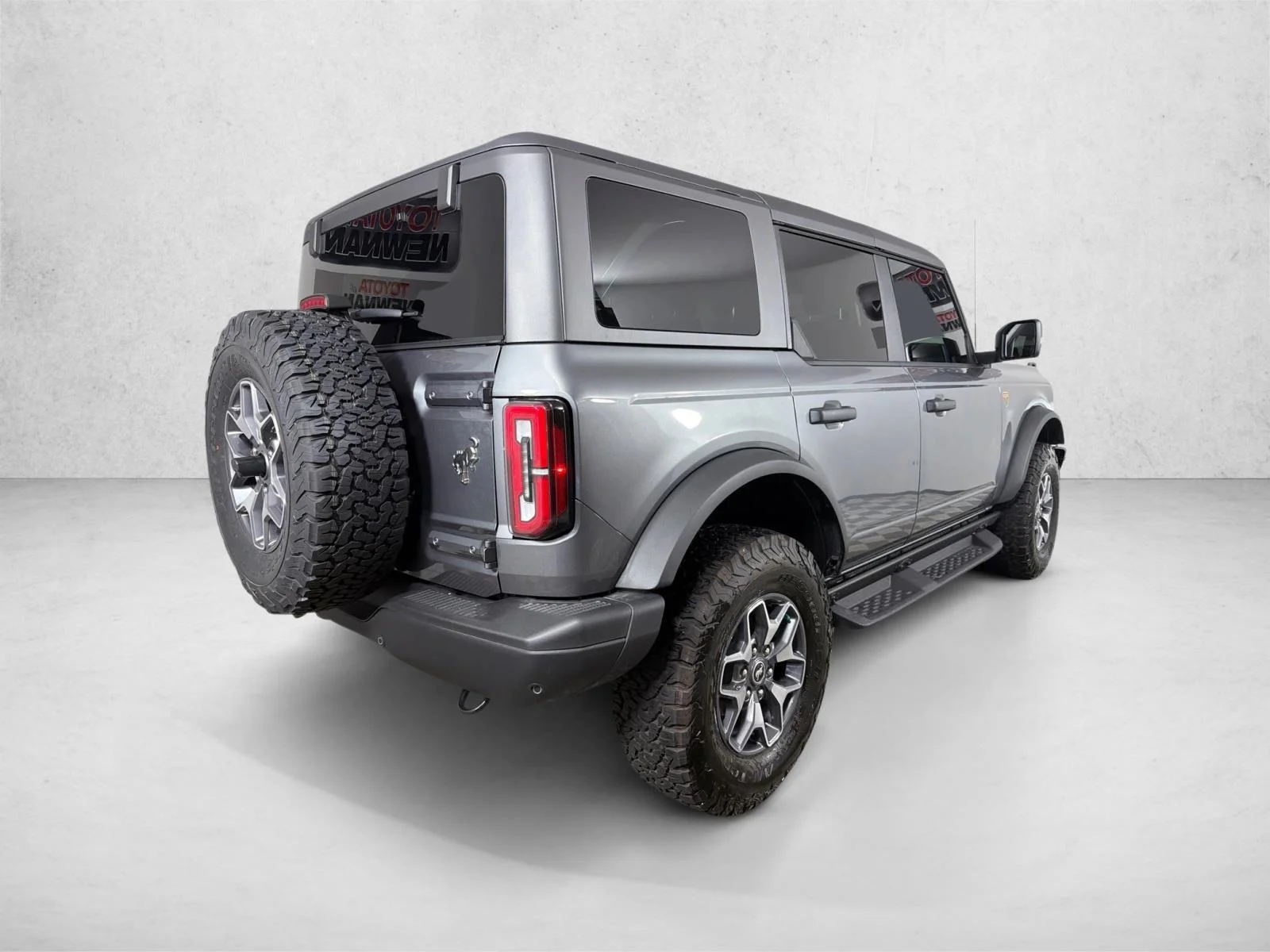 Used 2024 Gray Ford Badlands image 4