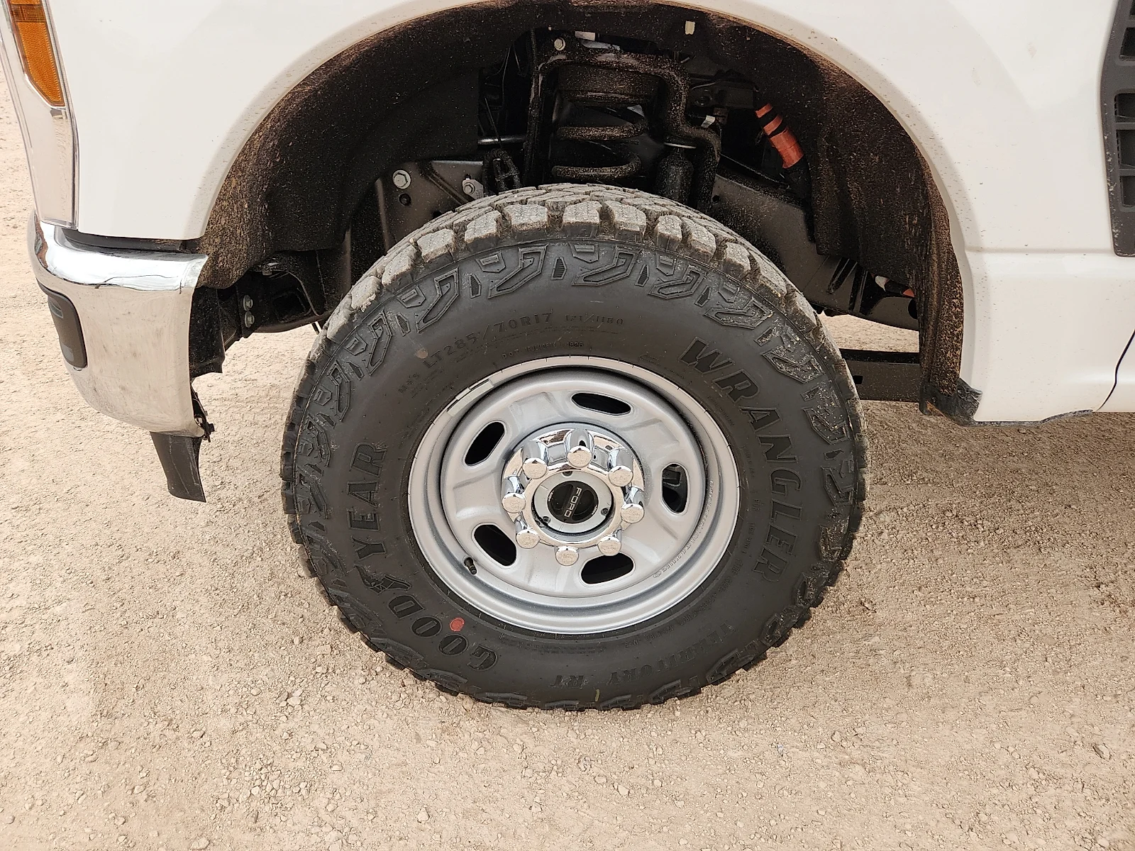 New 2026 Oxford White Ford F-250® XL image 9