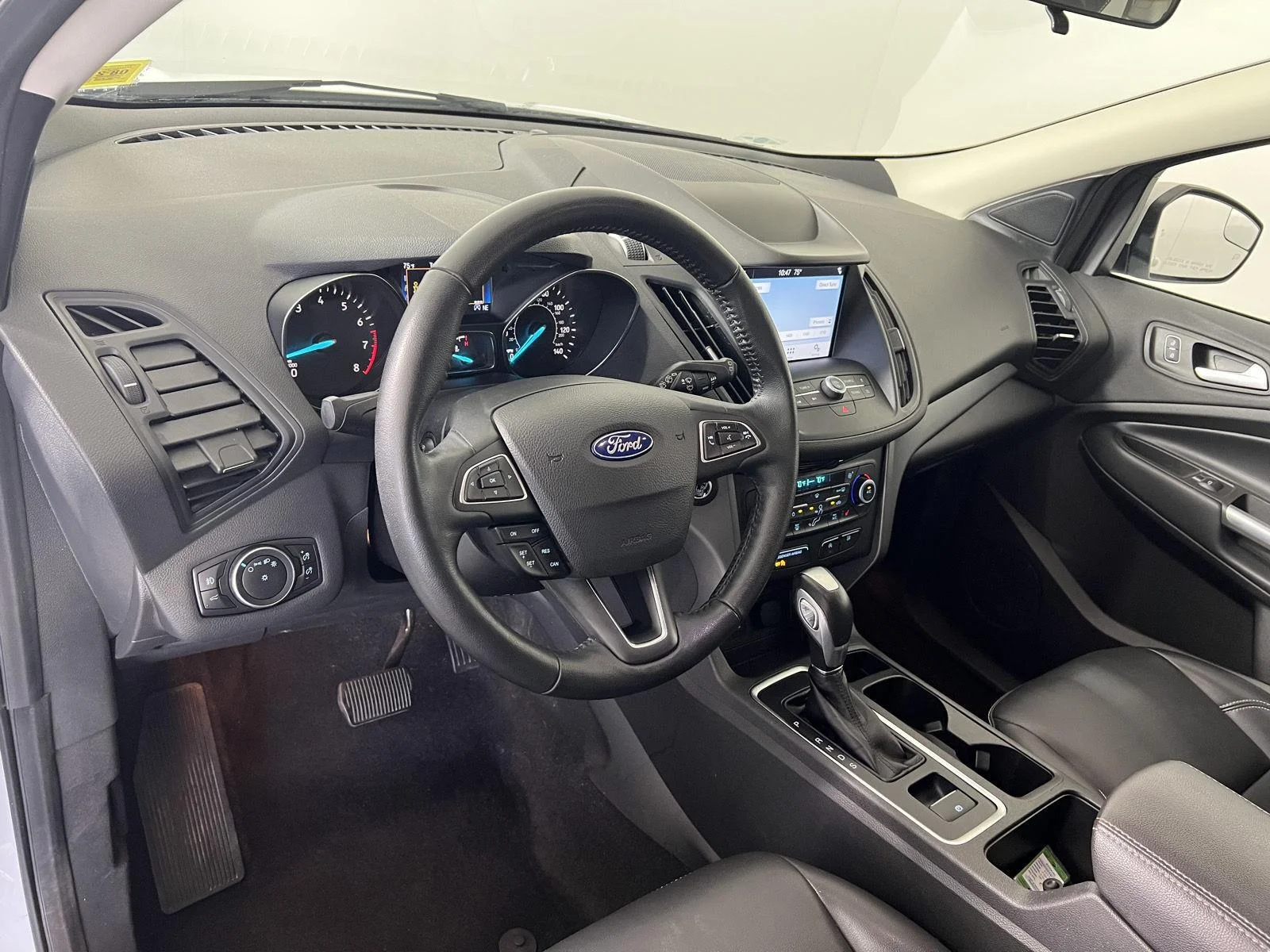 Used 2019  Ford SEL image 5