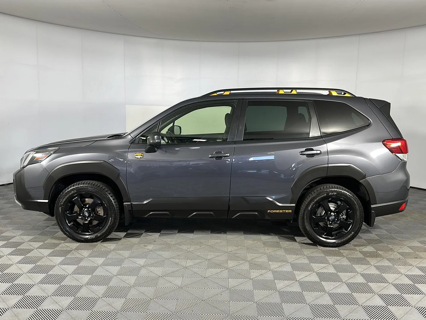 Used 2023 Magnetite Gray Metallic Subaru Wilderness image 4