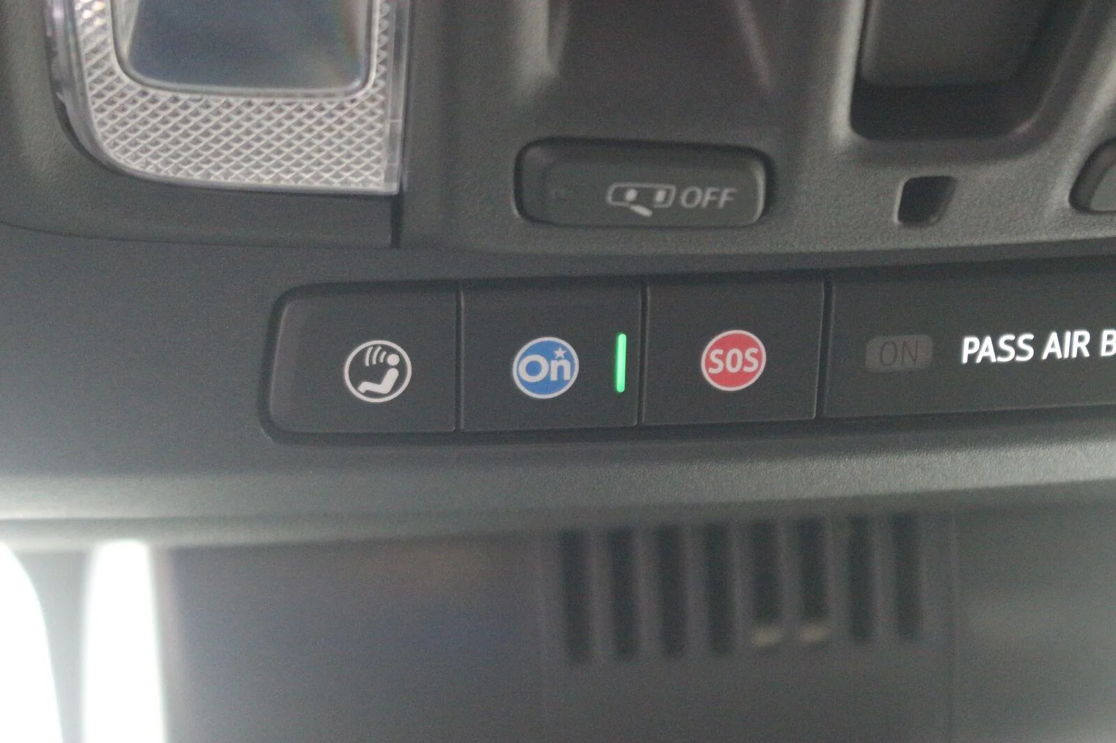 Used 2025 Sterling Metallic GMC AT4 image 34