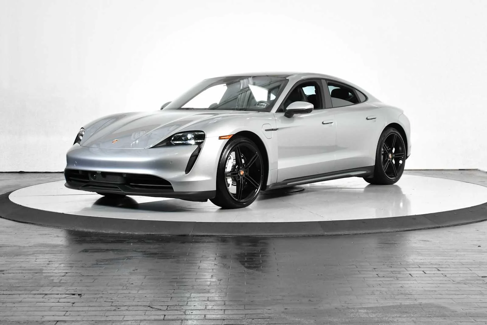 2021 Porsche Taycan 4S's photo