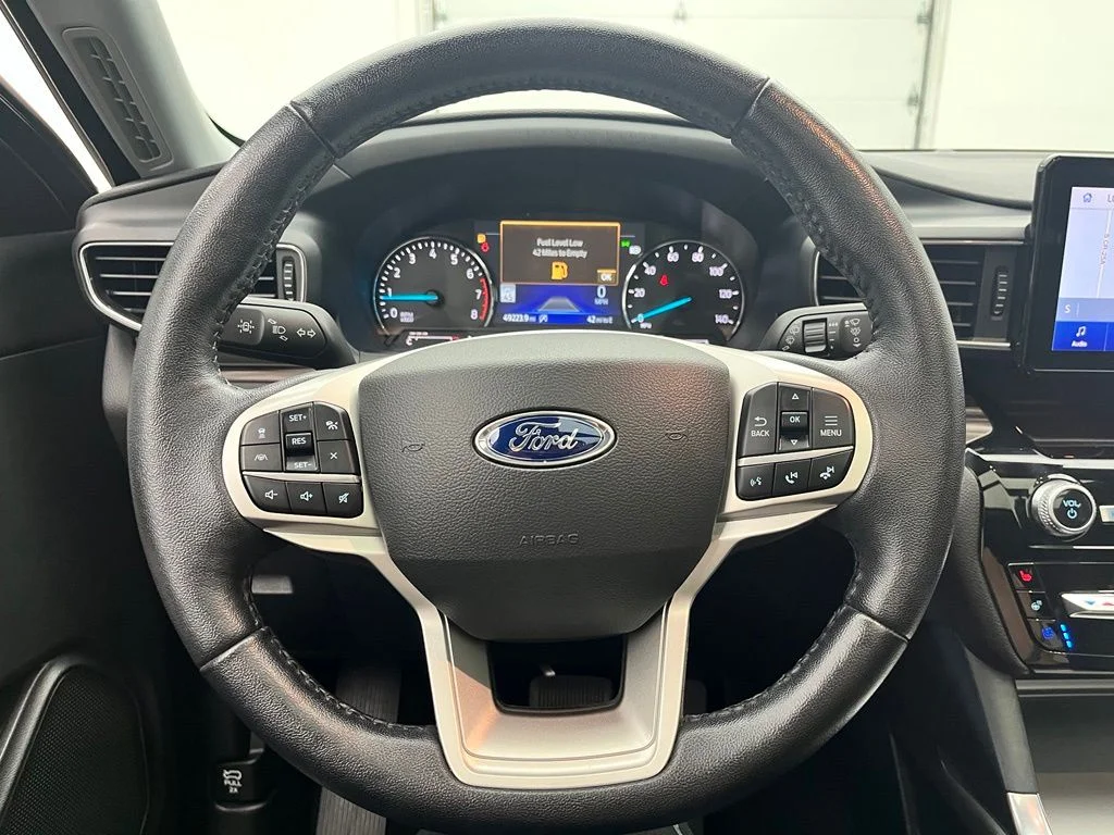 Used 2022 Silver Ford Limited image 23