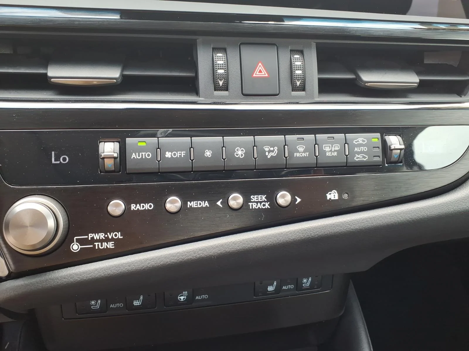 Certified Used 2024 Iridium (1l2) Lexus Premium & Navigation Package image 11