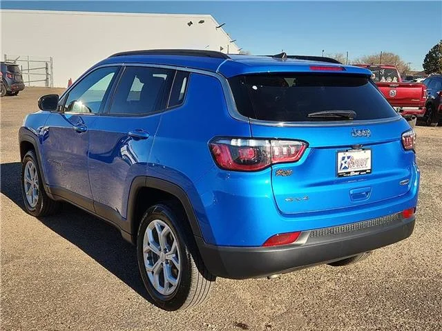 Used 2024 Blue Jeep Latitude 4x4 image 3