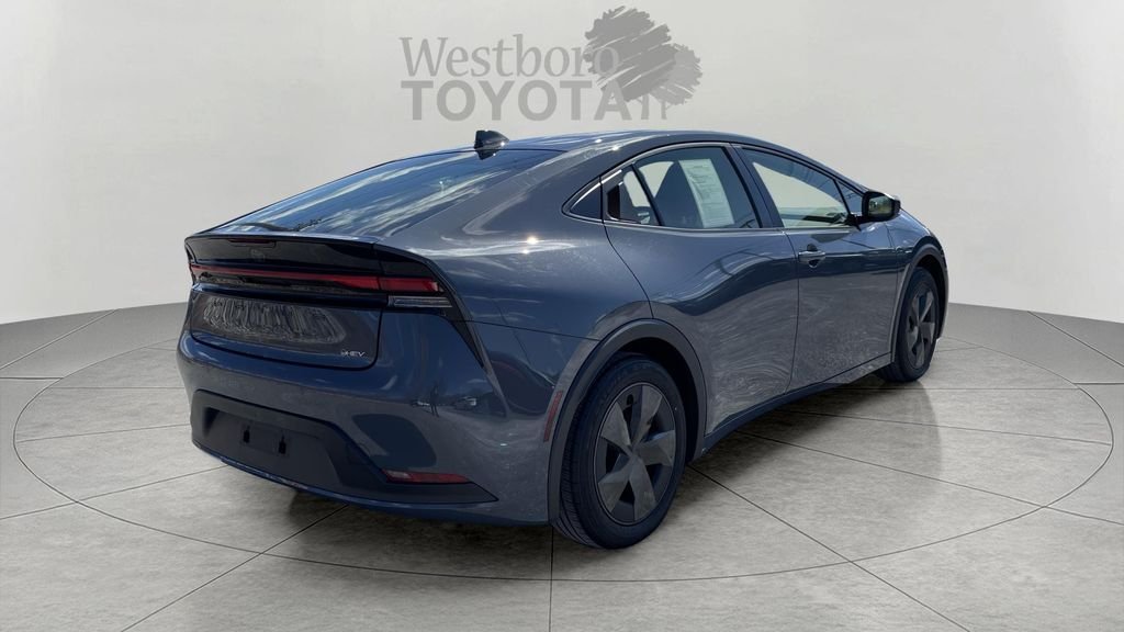 Used 2025 Gray Toyota LE image 7