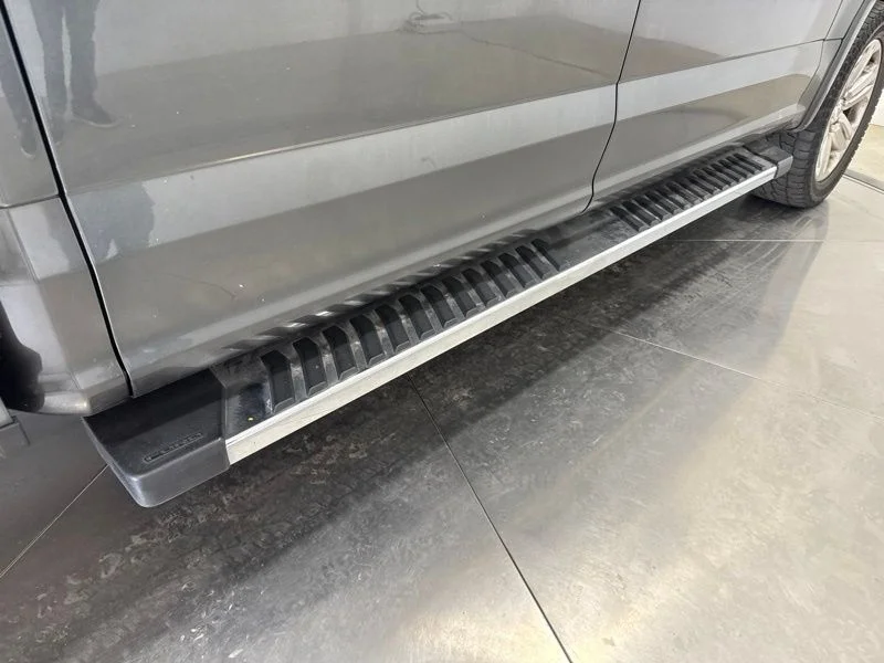 Used 2019 Gray Ford Lariat image 9