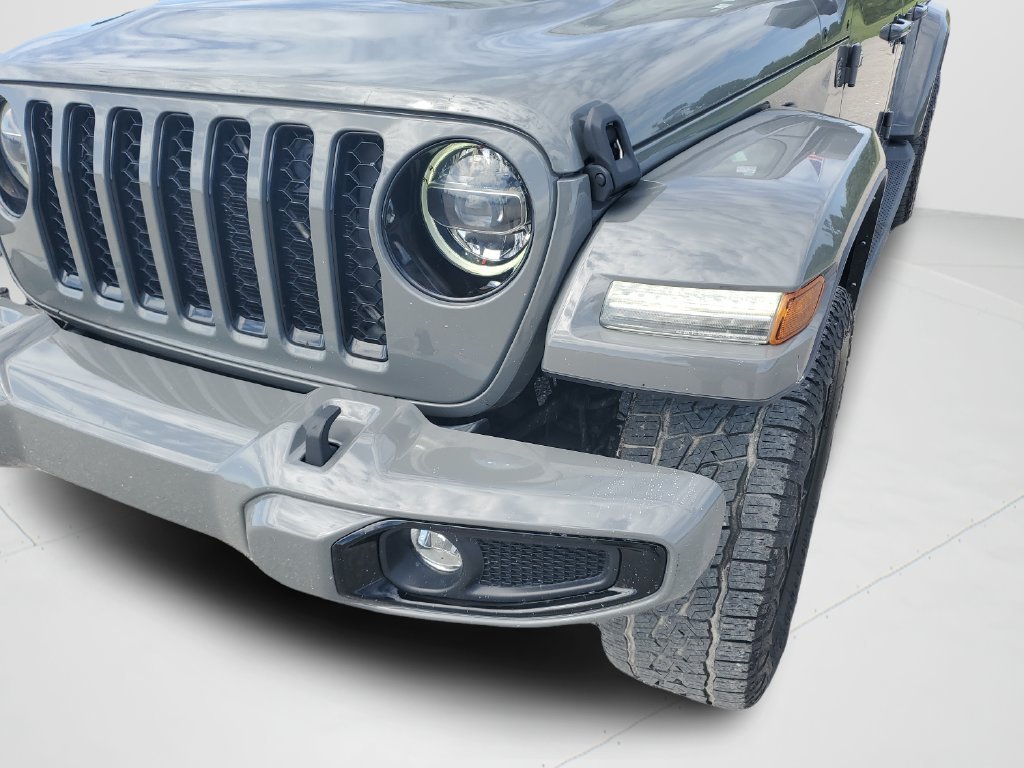 Used 2022 Gray Jeep Overland image 17