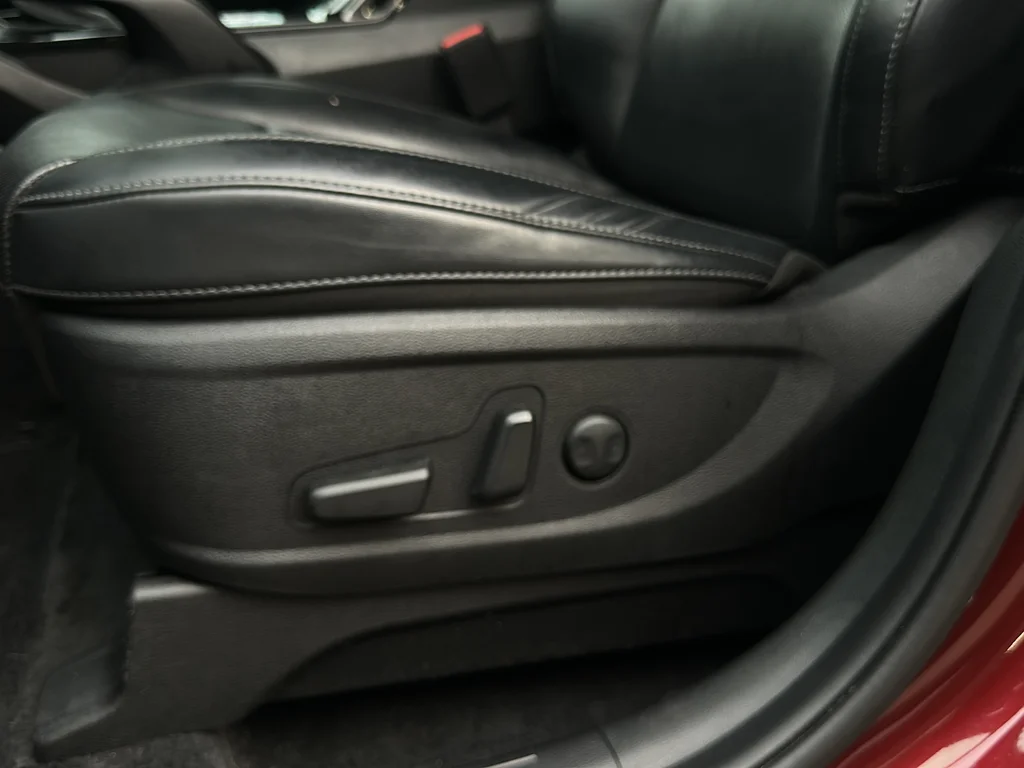 Used 2024 Red Kia S image 17