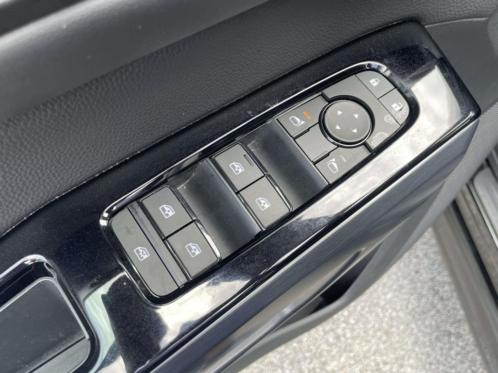 Used 2025 Black Nissan SL image 18