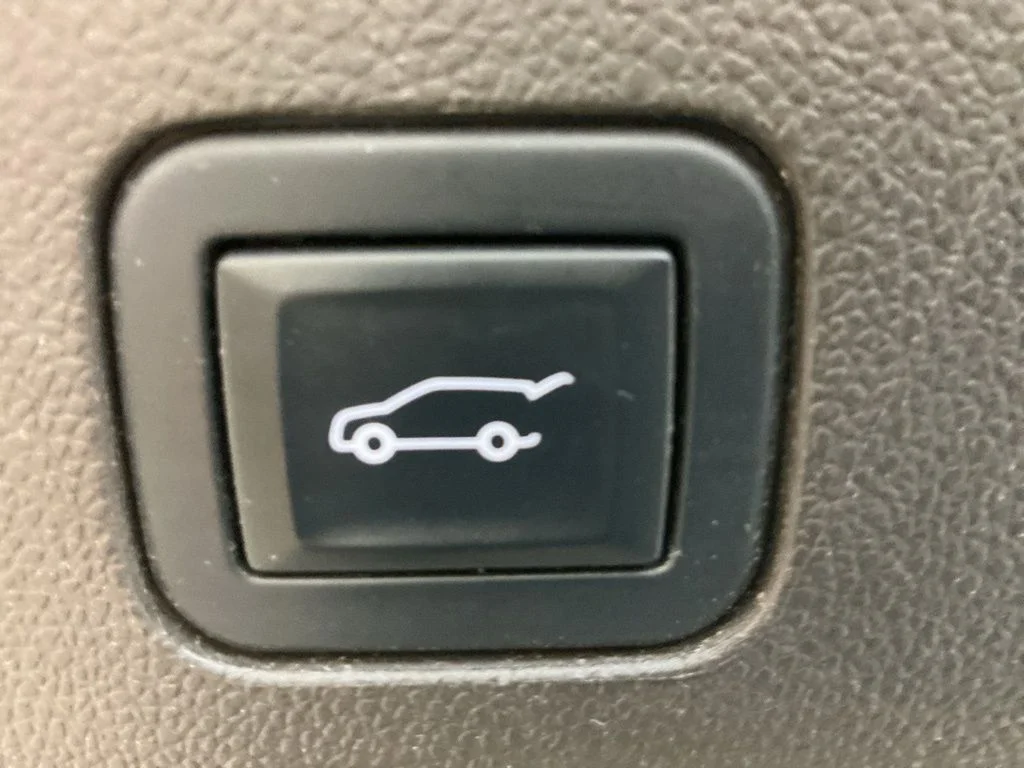 Certified Used 2022 Black GMC SLT image 17
