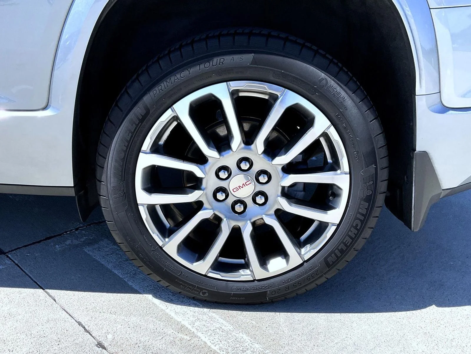Used 2023 Silver GMC Denali image 24