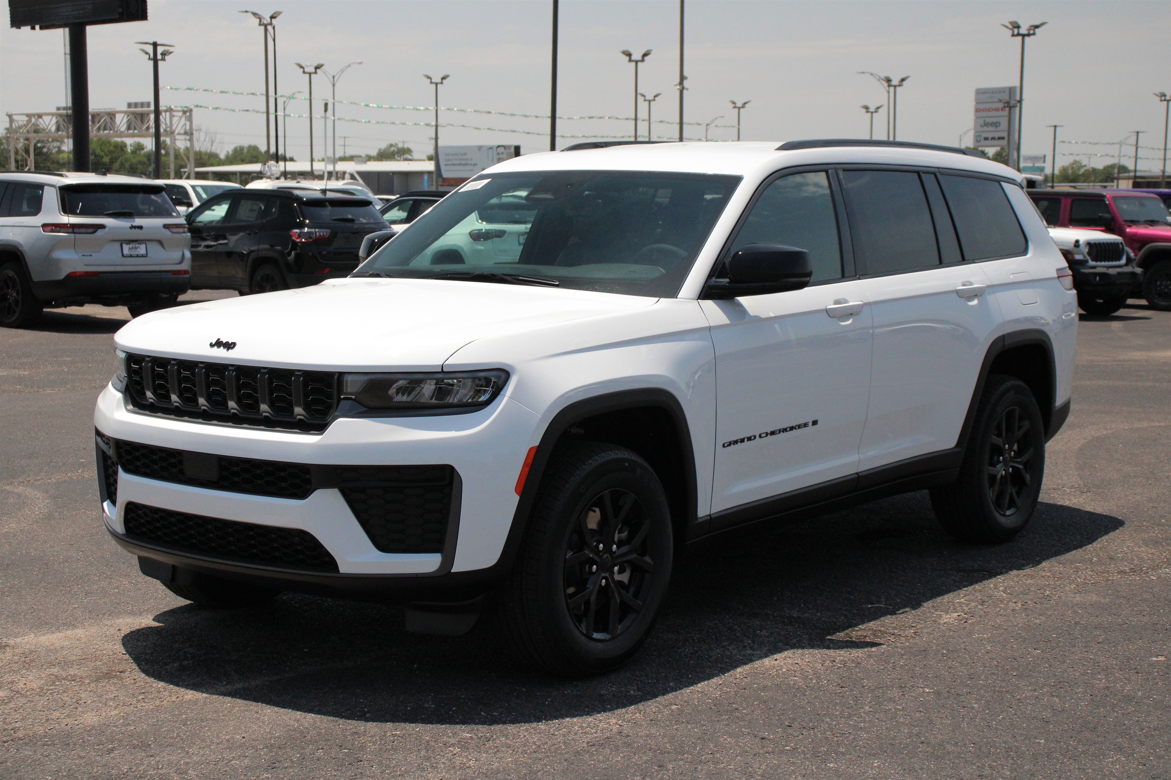 New 2026 Bright White Clearcoat Jeep Laredo Altitude image 40