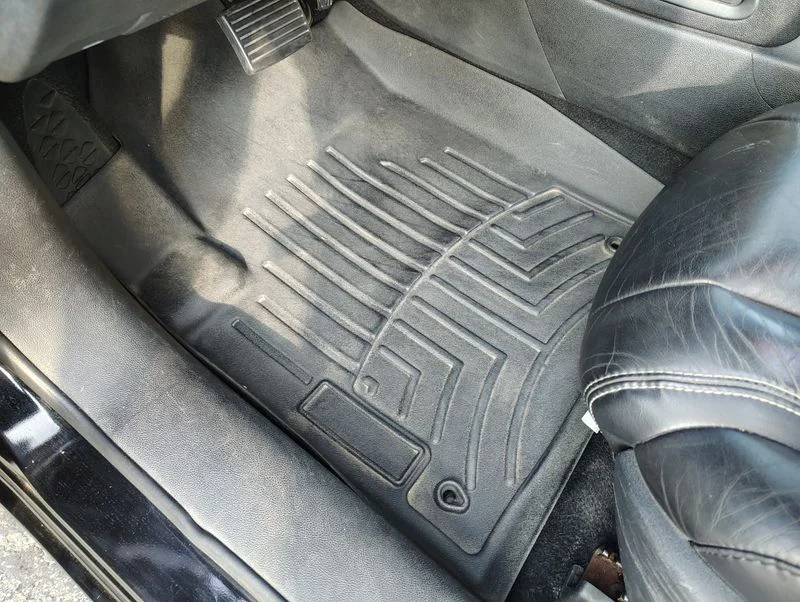 Used 2013 Black Dodge Limited image 15