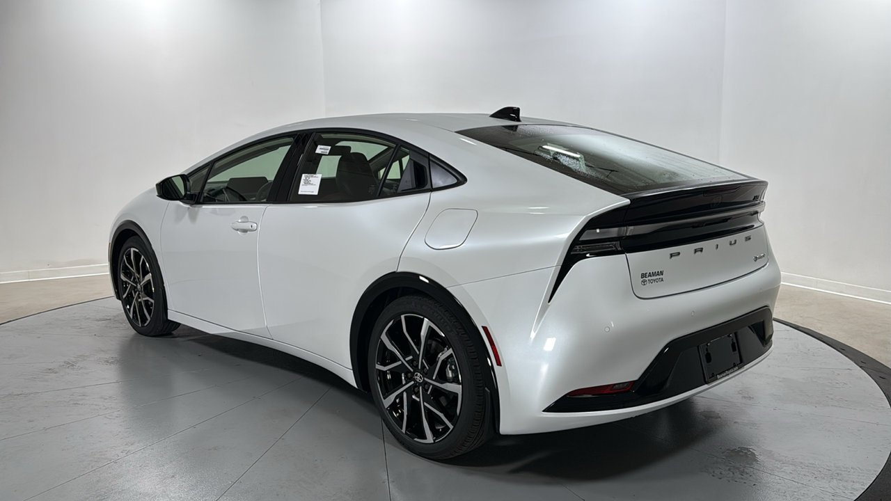New 2027 Wind Chill Pearl <sup>1</sup> Toyota  XSE image 7