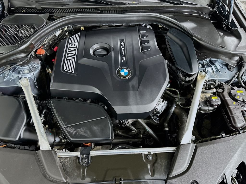 Used 2019 Bluestone Metallic BMW 530i image 31