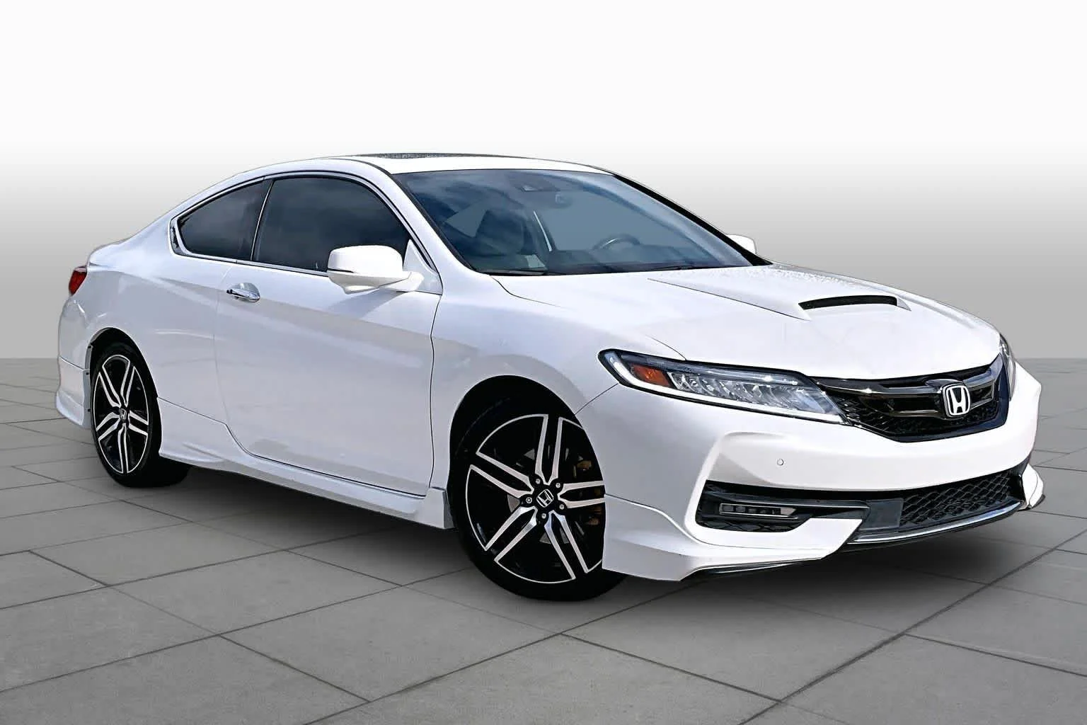 Certified Used 2016 White Orchid Pearl Honda Touring image 3