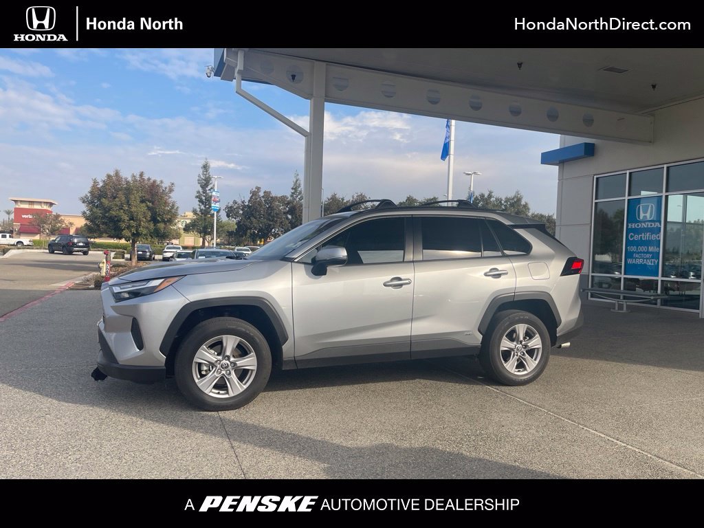 Used 2025 Silver Sky Metallic Toyota XLE image 1