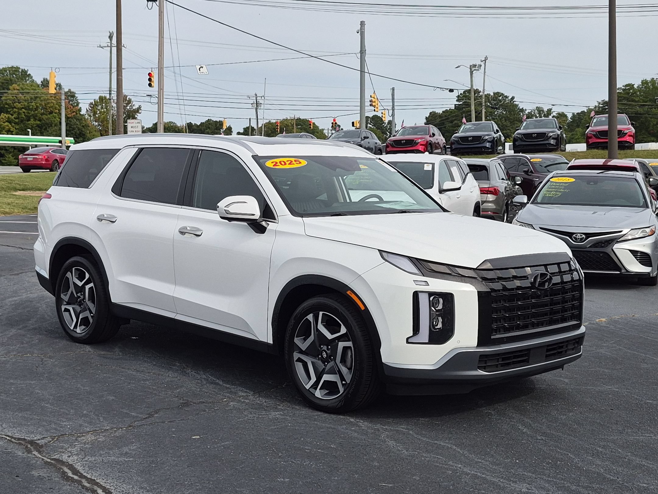 Used 2025 Hyper White Hyundai Limited image 7