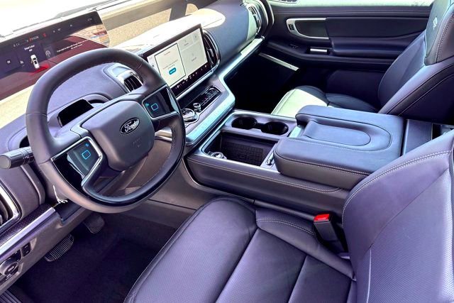 New 2025 Space Silver Metallic Ford Platinum image 6