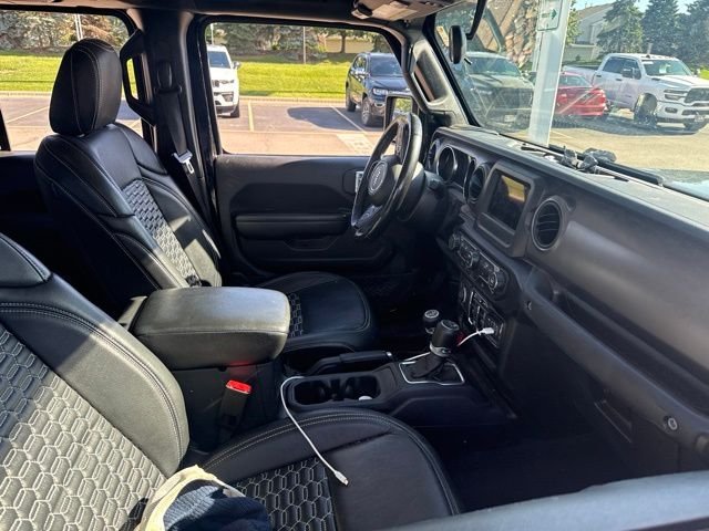 Certified Used 2022 Black Jeep Sport image 3
