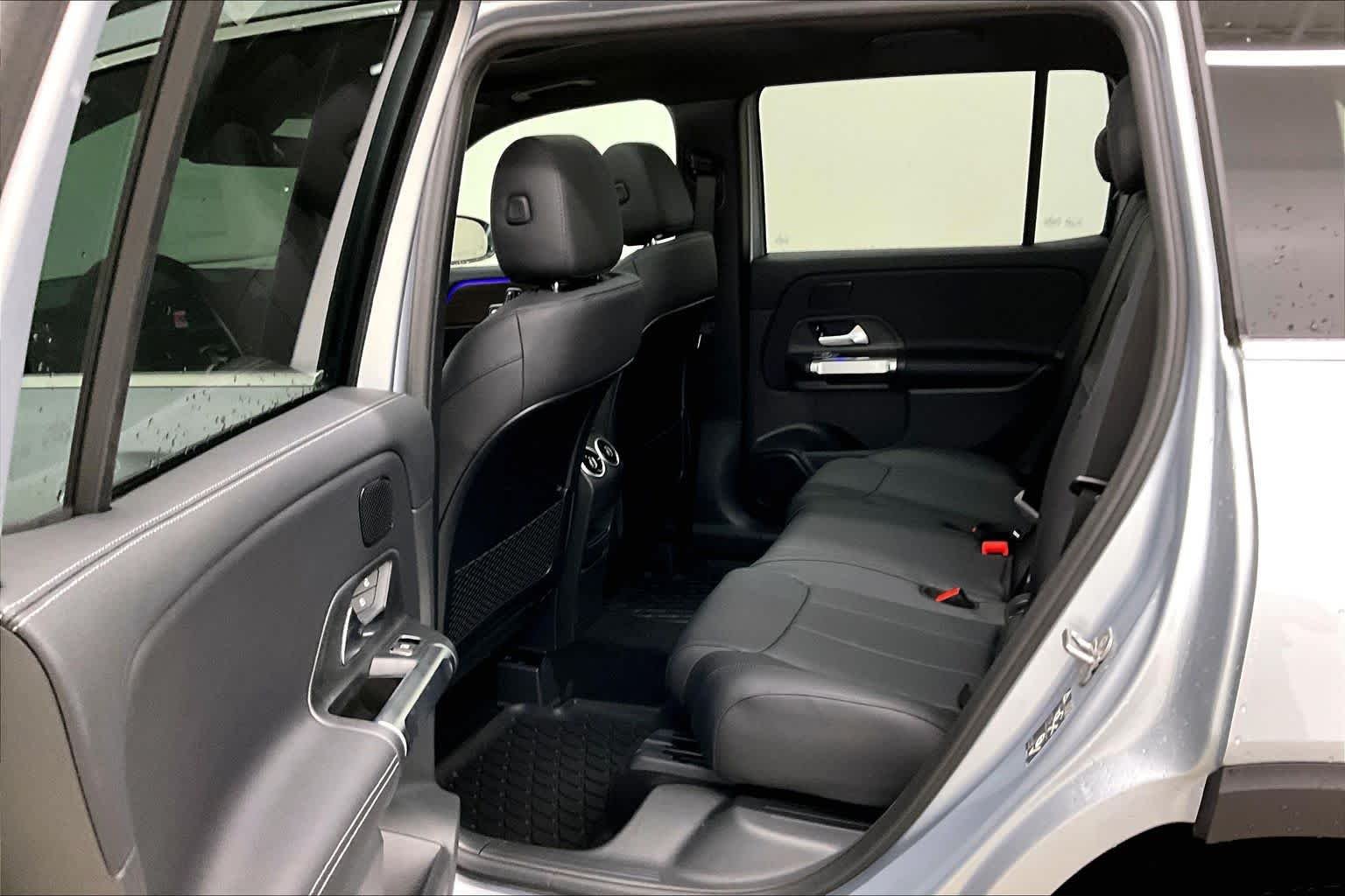 Used 2026 Cirrus Silver Metallic Mercedes-Benz GLB 250 image 19