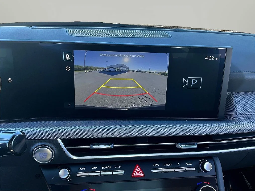 Used 2025 Black Hyundai SEL image 15