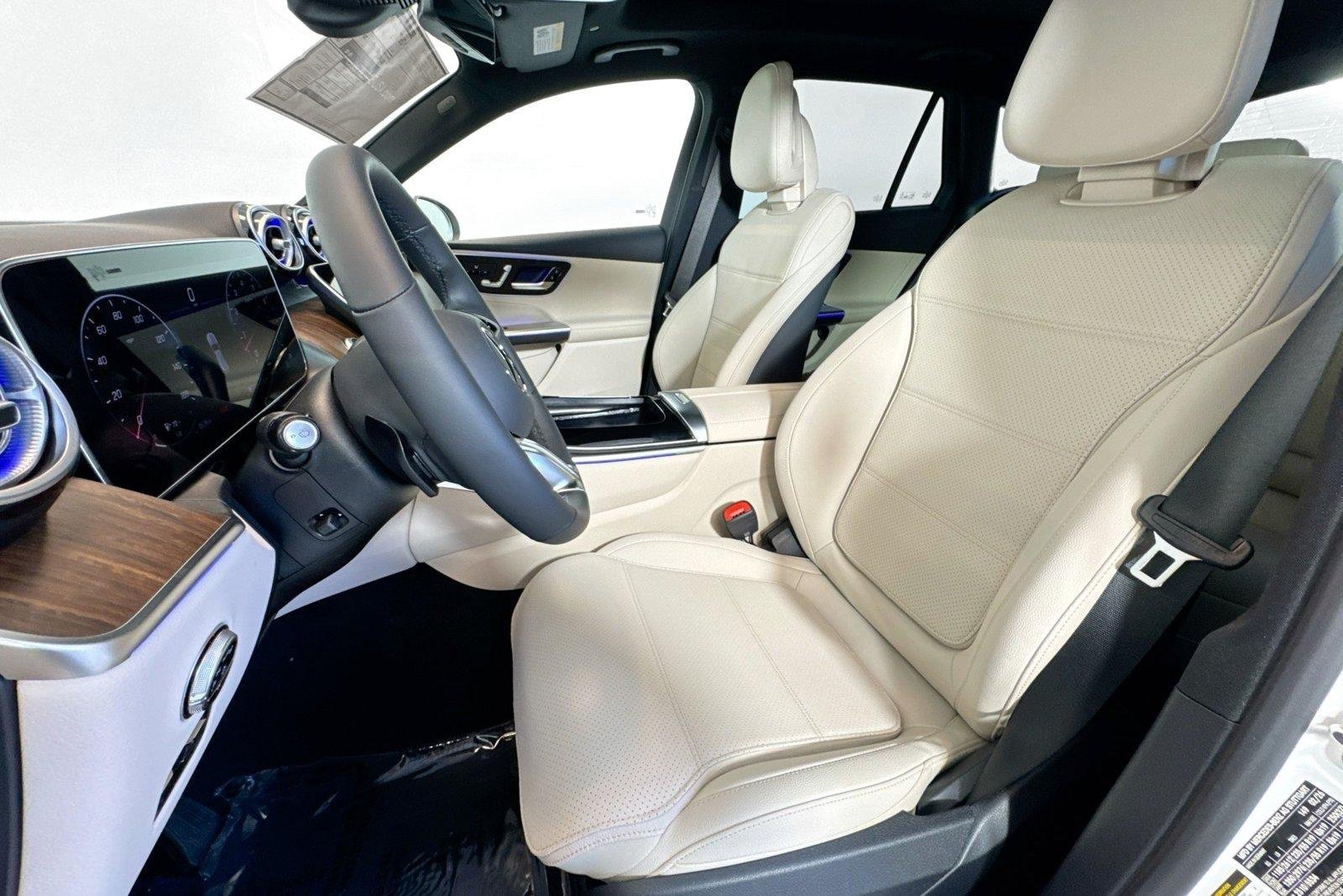 New 2026 Polar White Mercedes-Benz GLC 300 image 18