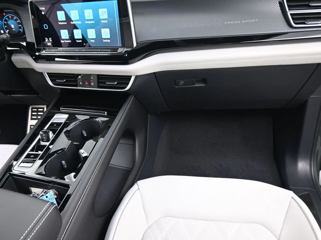 New 2026  Volkswagen 2.0T SEL Premium R-Line image 45