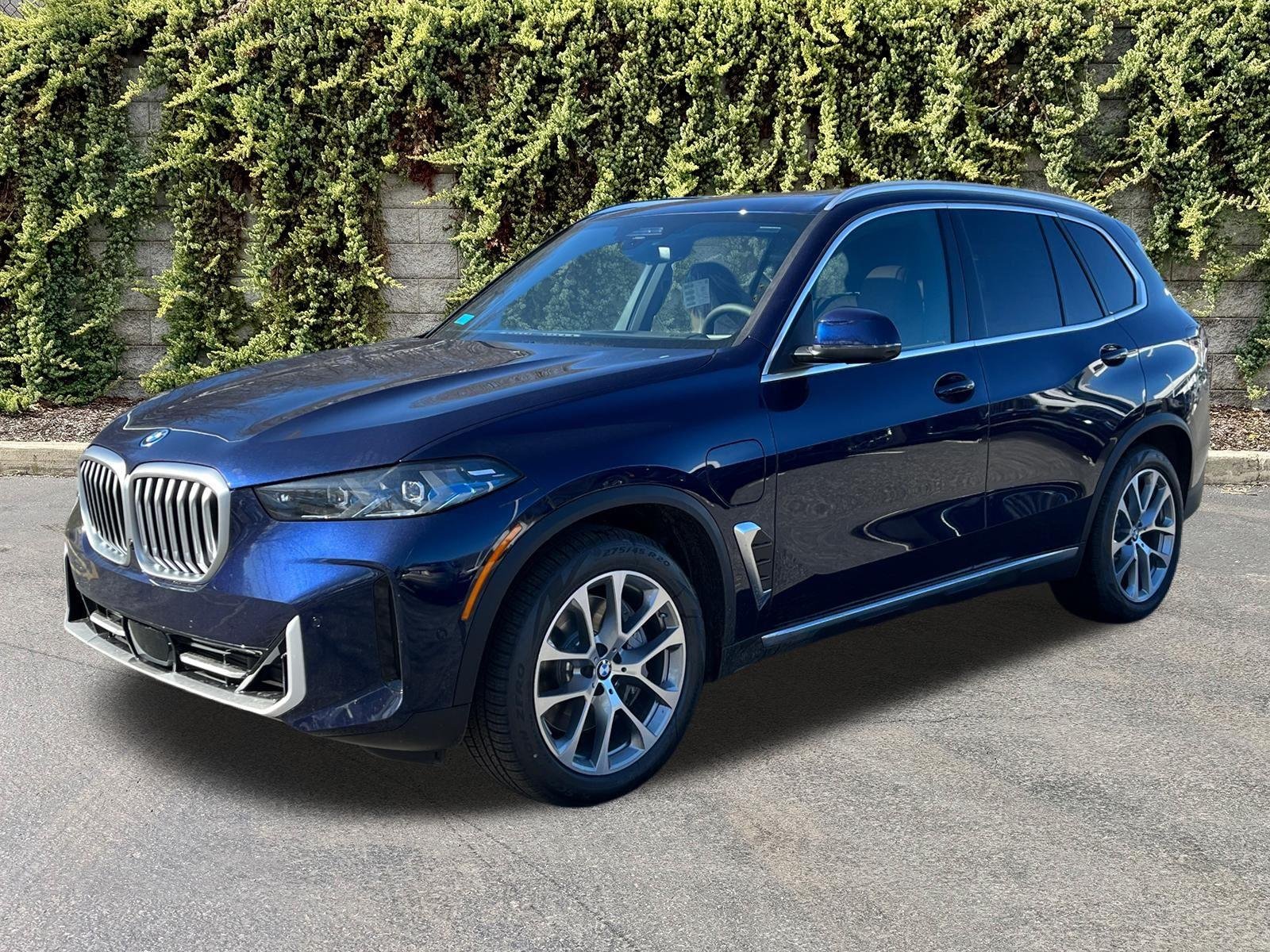 New 2026 Tanzanite Blue II Metallic BMW xDrive50e image 5